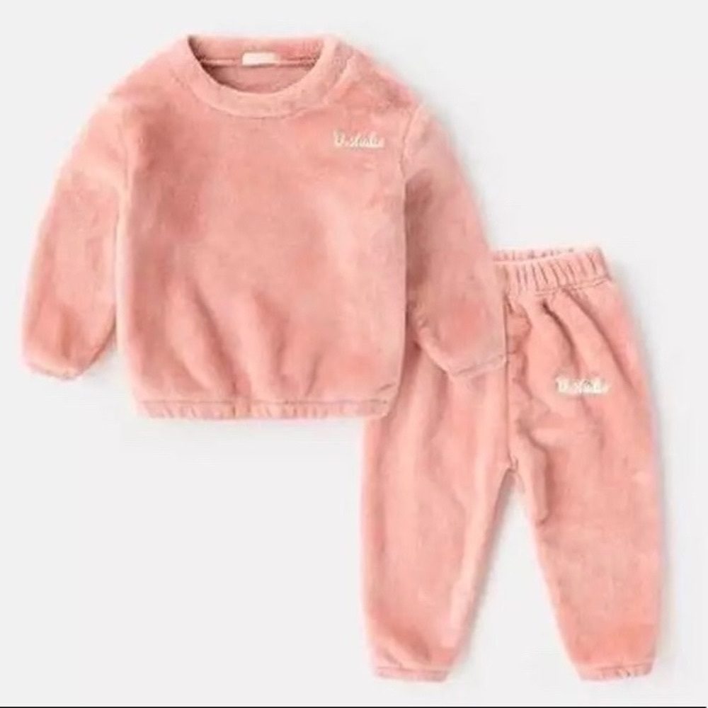 NWT Kid’s Shirt & Pants Set (5T)